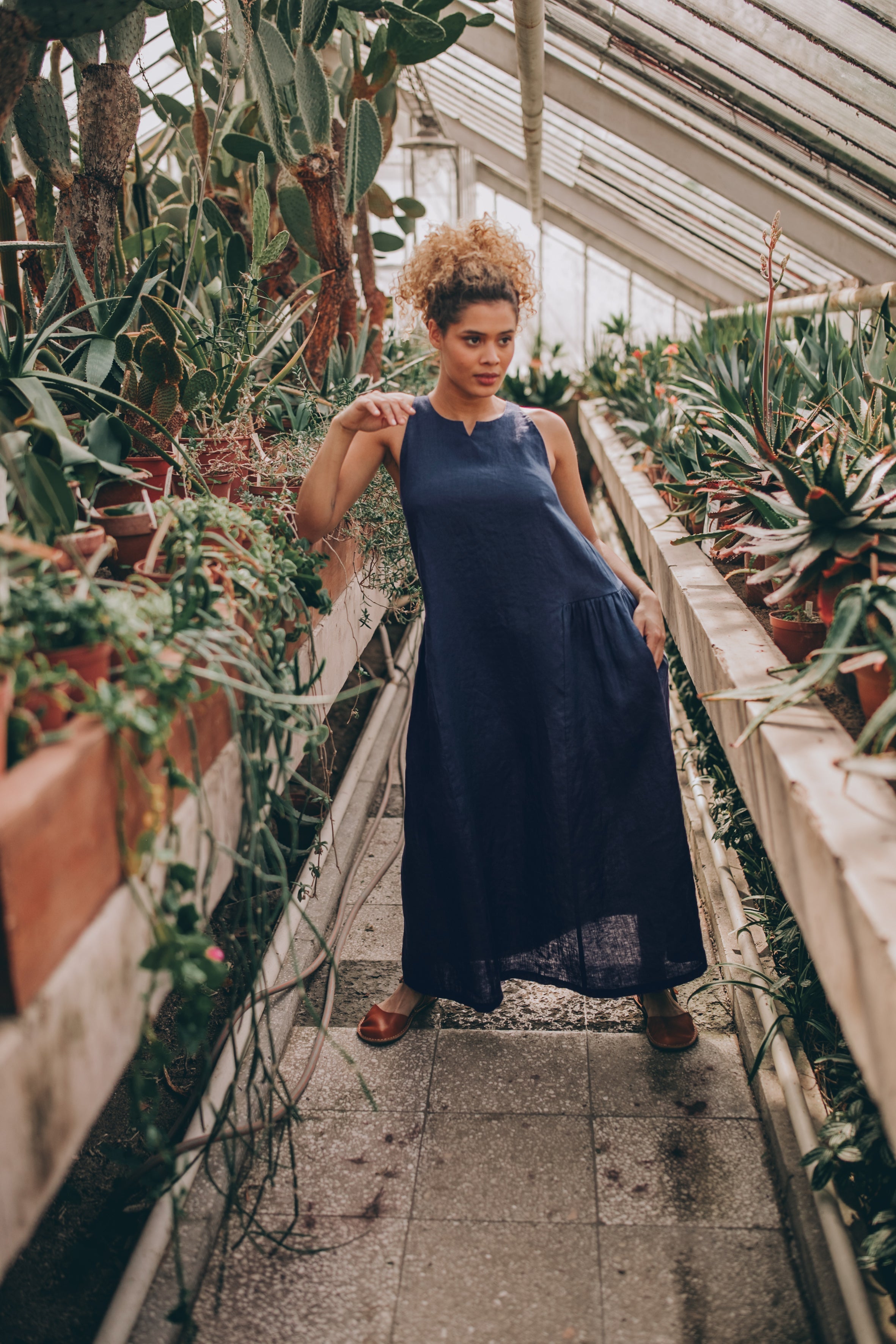 Loose Linen Midi Dress, Summer Midi Dress, Navy Blue Linen Dress, Linen Dress with Pockets, Pleated Linen Dress, Linen Dress for Women, L / Moroccan