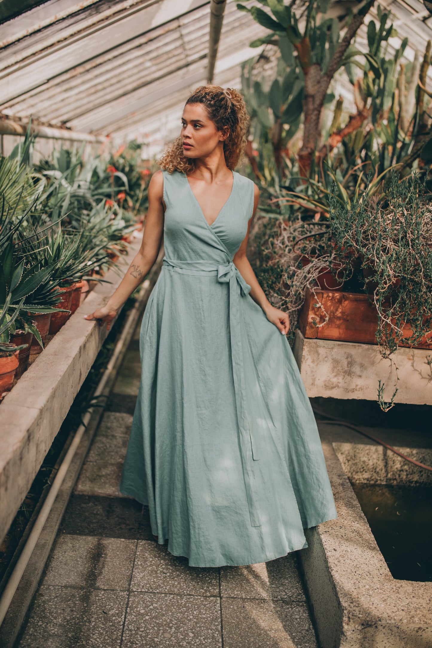 Sleeveless linen maxi dress with tie waist, Visibleartshop