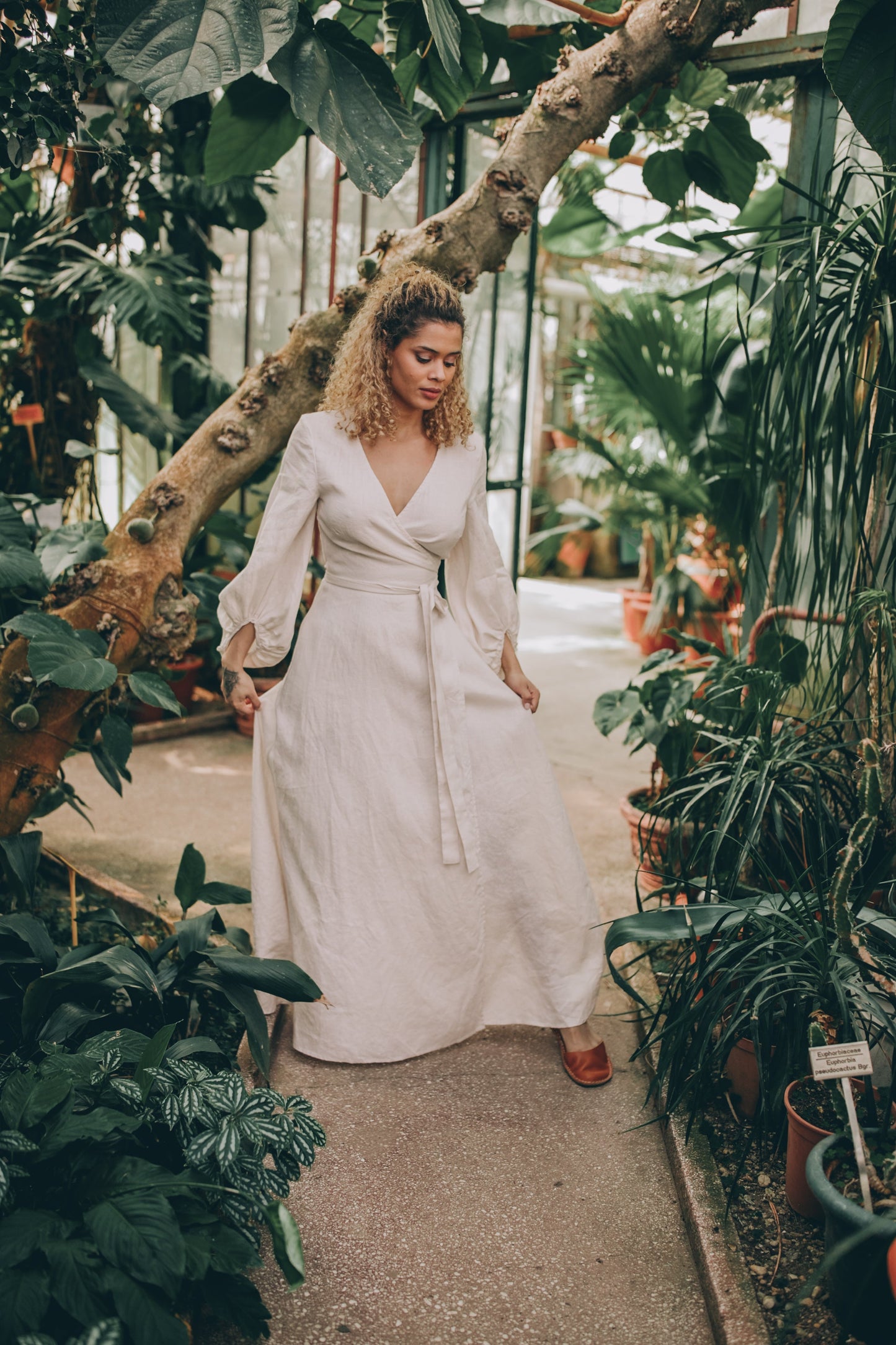 Linen maxi dress with puff sleeves, Visibleartshop