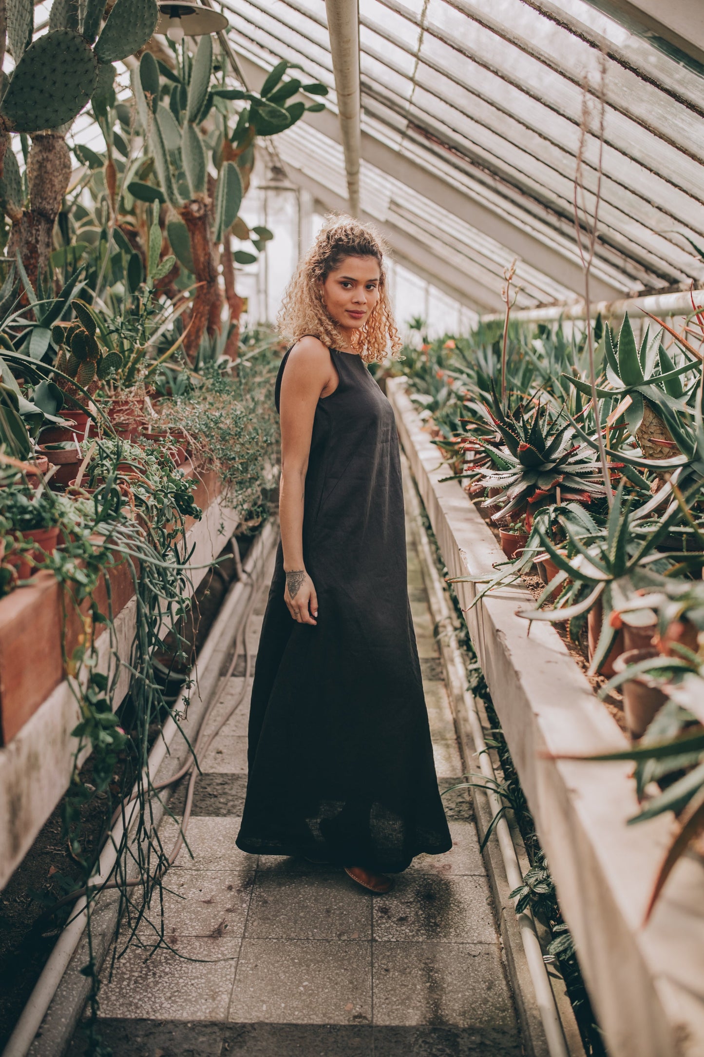 Sleeveless Linen Maxi Dress with pockets, Visibleartshop