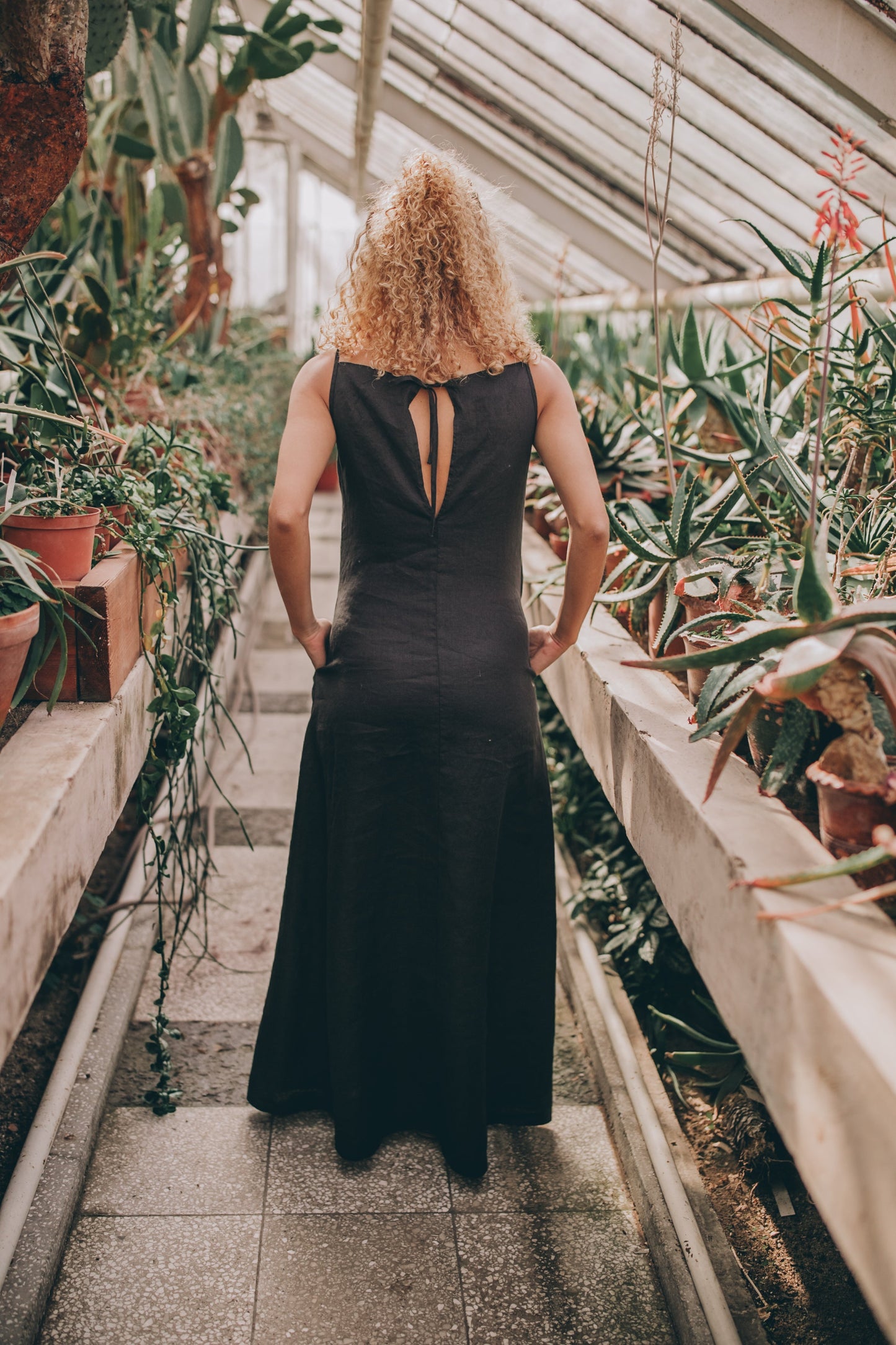 Sleeveless Linen Maxi Dress with pockets, Visibleartshop