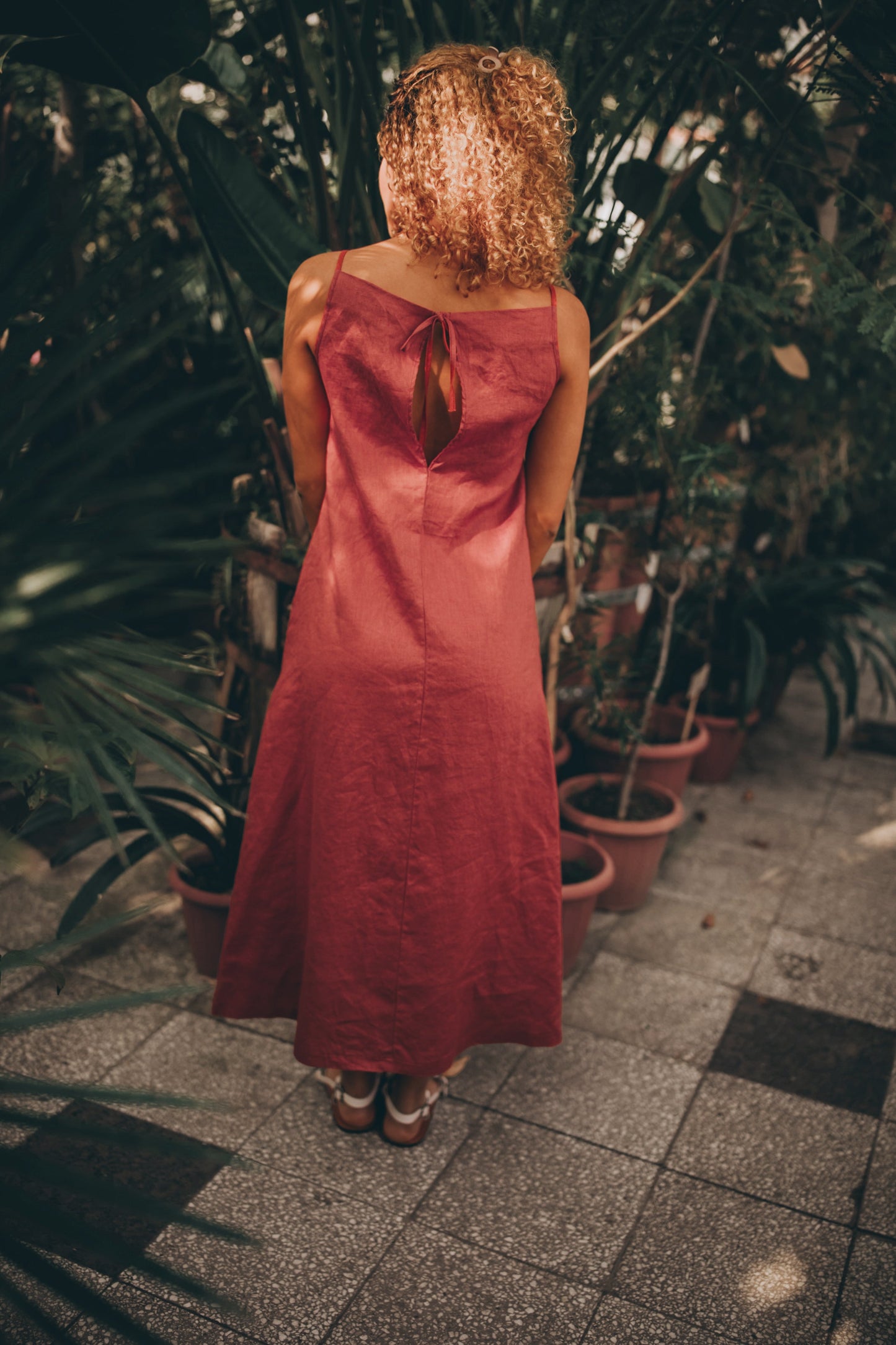 Sleeveless linen midi dress with boat neckline and tie-knot back, Visibleartshop