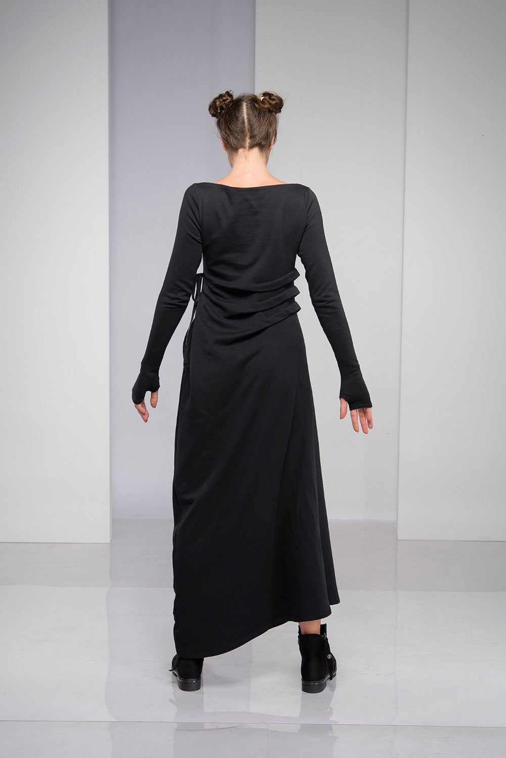 Black Maxi Dress - Versatile and Elegant Winter Wardrobe Staple VisibleArtShop Black Maxi Dress - Versatile and Elegant Winter Wardrobe Staple VisibleArtShop